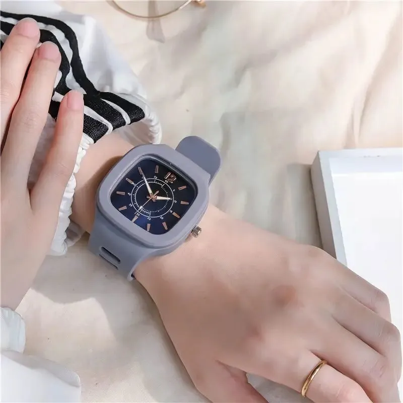 Fashion Women Watches Square Dial Pin Buckle Quartz Watch Women Luxury Ladies Electronic Wristwatches Silicone Female Clock Gift