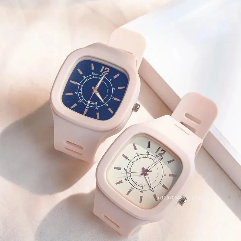 Fashion Women Watches Square Dial Pin Buckle Quartz Watch Women Luxury Ladies Electronic Wristwatches Silicone Female Clock Gift
