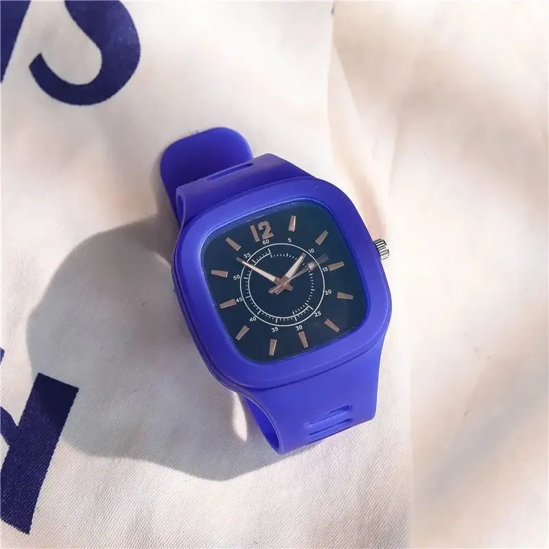 Fashion Women Watches Square Dial Pin Buckle Quartz Watch Women Luxury Ladies Electronic Wristwatches Silicone Female Clock Gift