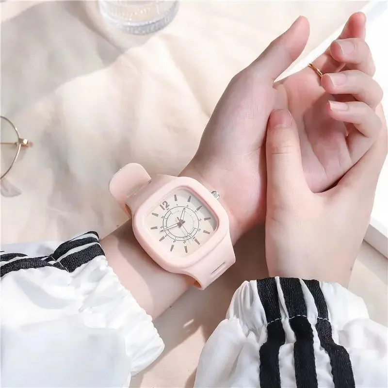 Fashion Women Watches Square Dial Pin Buckle Quartz Watch Women Luxury Ladies Electronic Wristwatches Silicone Female Clock Gift