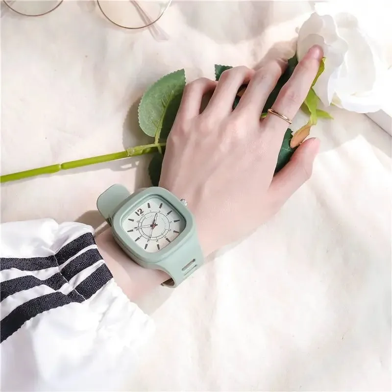 Fashion Women Watches Square Dial Pin Buckle Quartz Watch Women Luxury Ladies Electronic Wristwatches Silicone Female Clock Gift