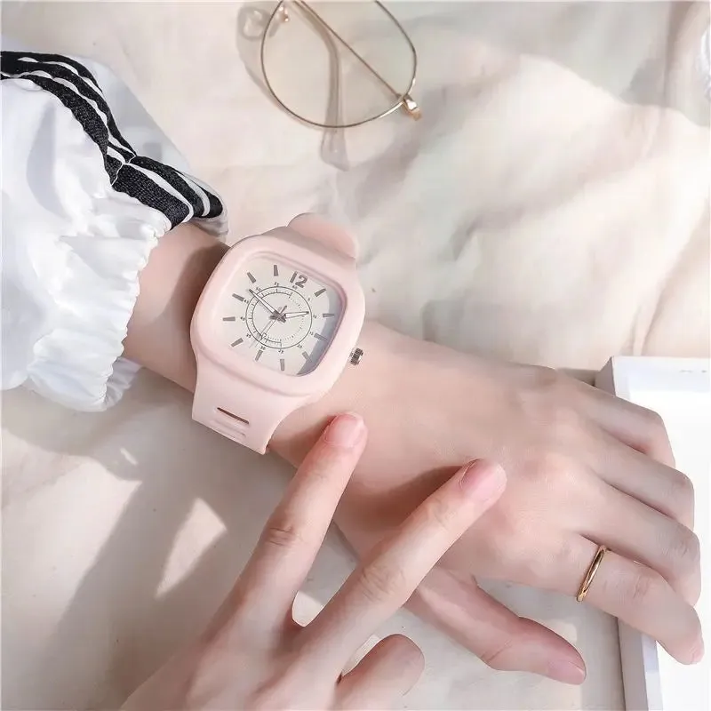 Fashion Women Watches Square Dial Pin Buckle Quartz Watch Women Luxury Ladies Electronic Wristwatches Silicone Female Clock Gift