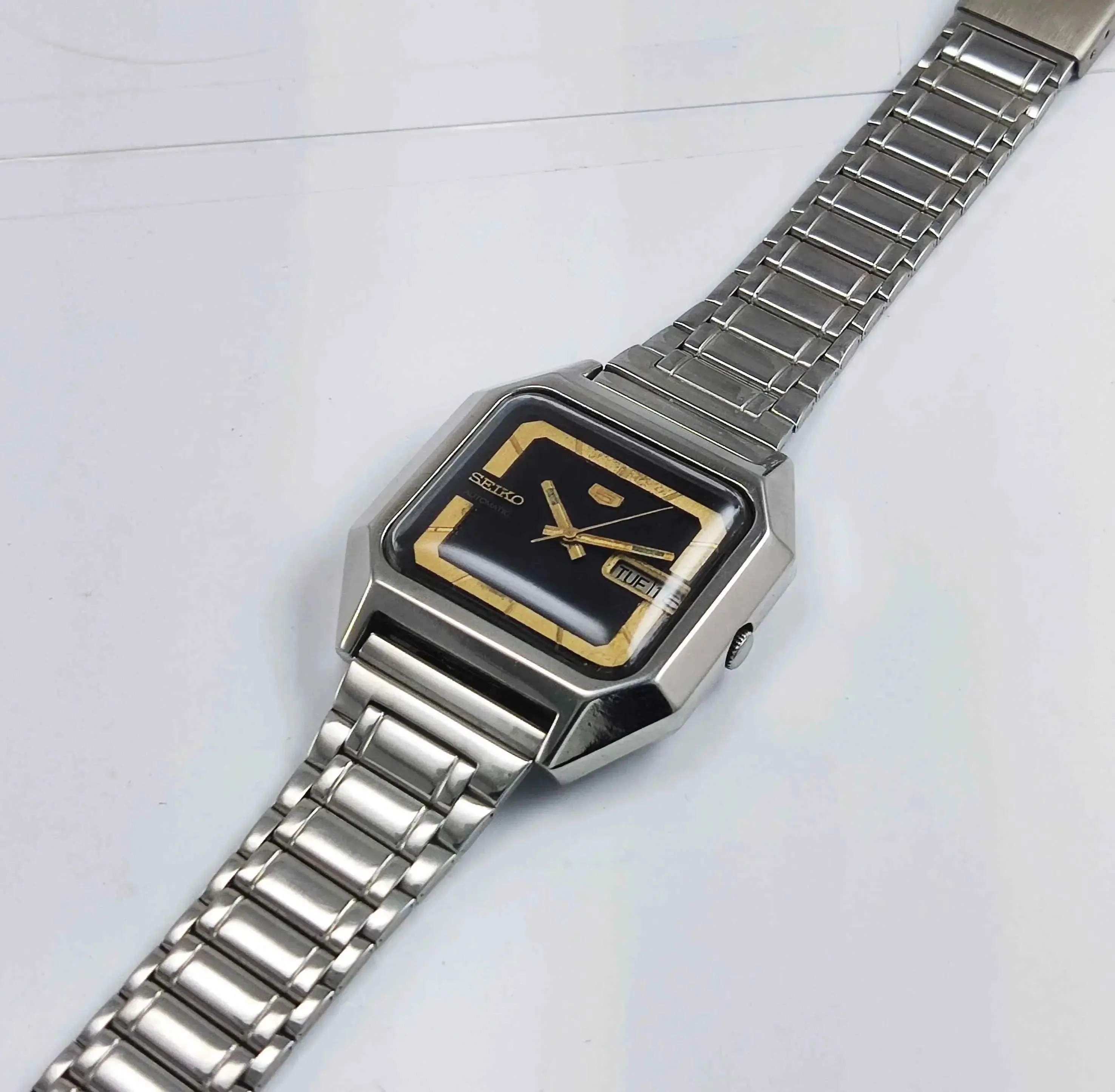 Seiko 5 Automatic Movement Black Dial 17 Jewels Men's Watch