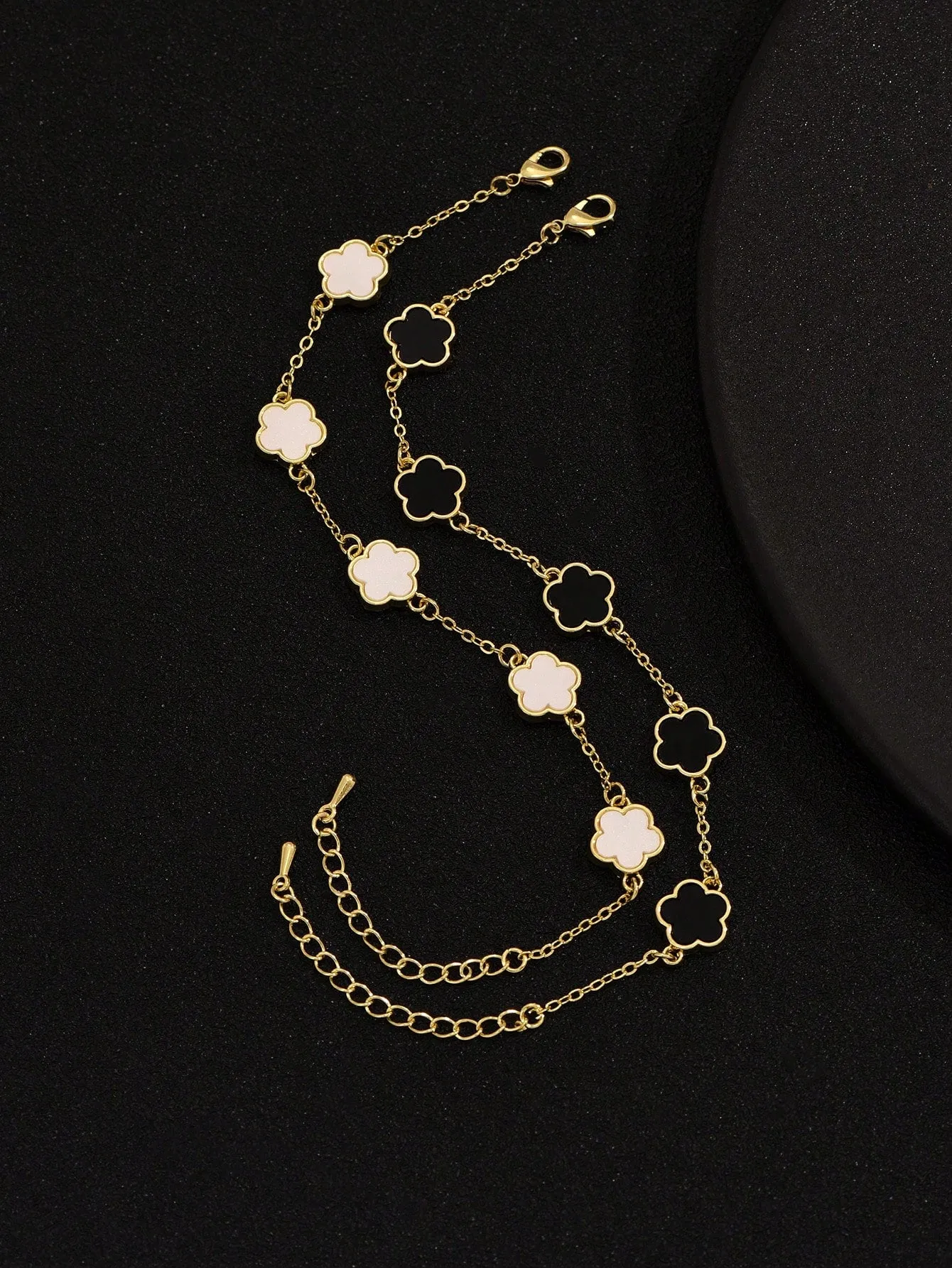 Simple & Fashionable Five-Petal Flower Design Copper Bracelet 2pcs
