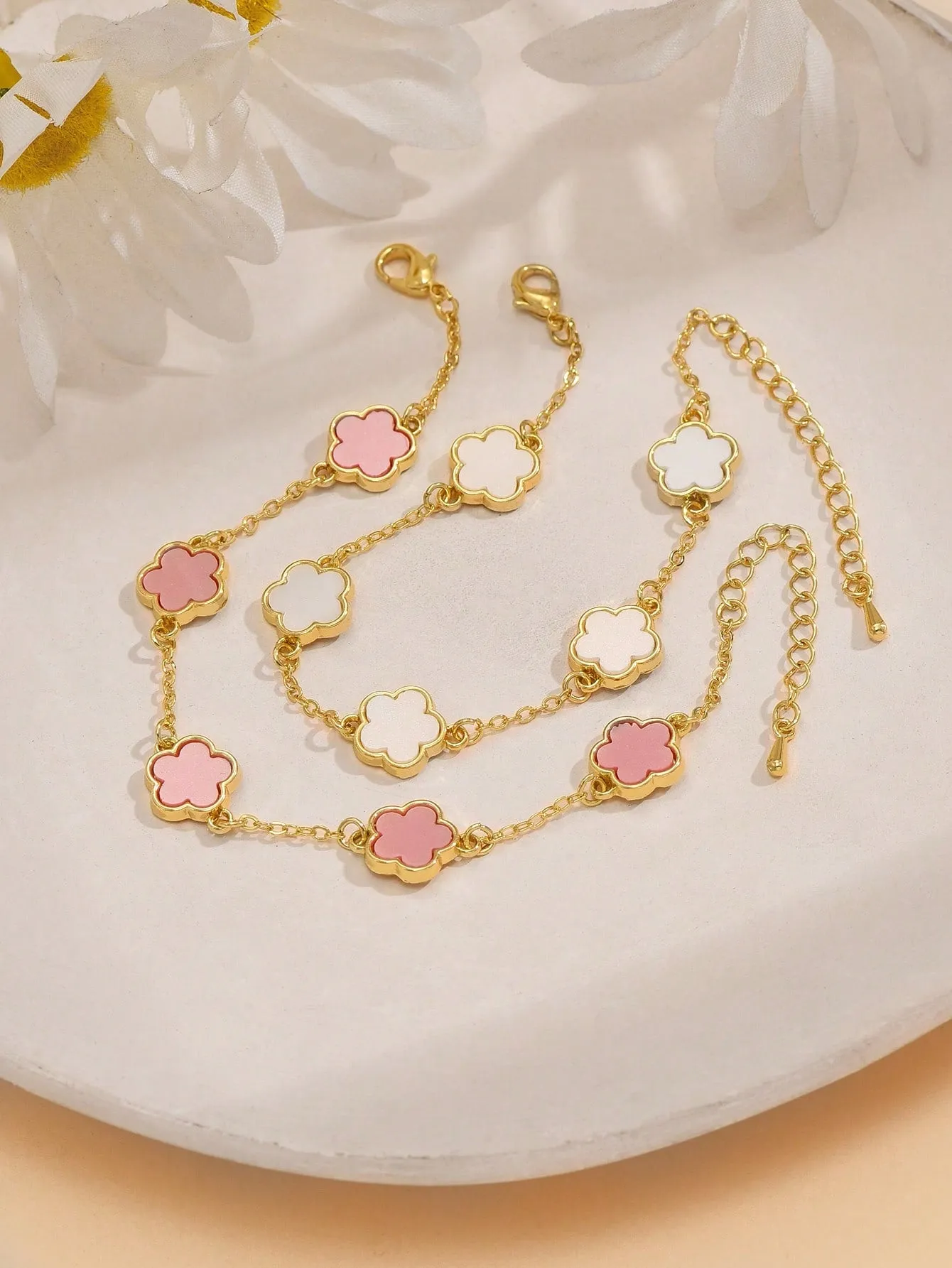 Simple & Fashionable Five-Petal Flower Design Copper Bracelet 2pcs