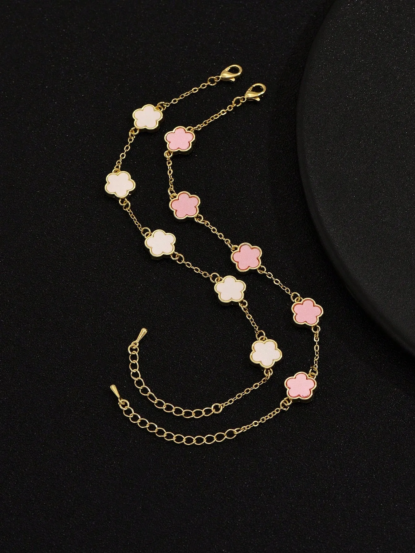 Simple & Fashionable Five-Petal Flower Design Copper Bracelet 2pcs