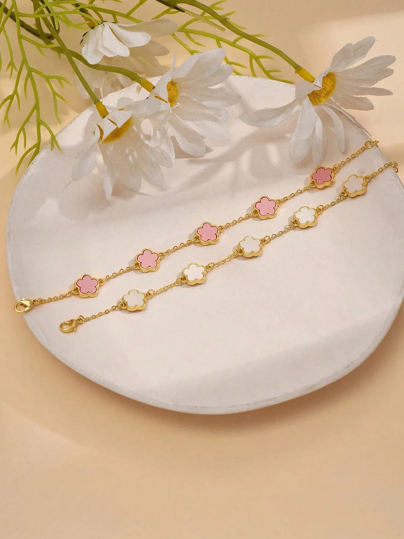 Simple & Fashionable Five-Petal Flower Design Copper Bracelet 2pcs